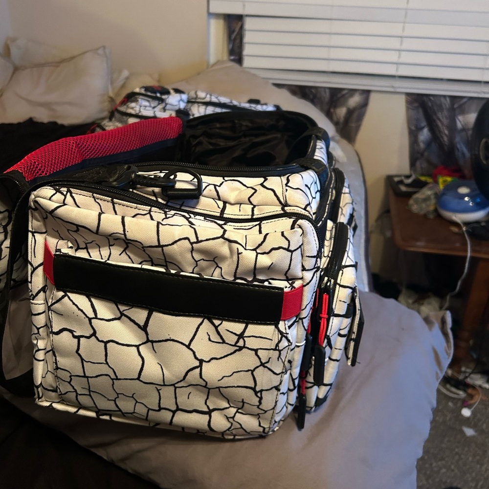 WolfPAK 30L “the ruin” duffle bag - Picture 4 of 9